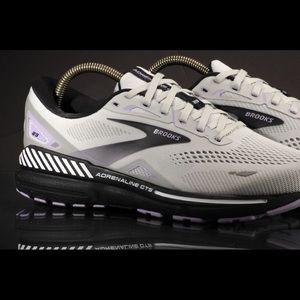 Size 10 D | Brooks Adrendaline GTS 23 Women Wide Shoe Support CLEAN 120381-039